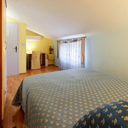 Holiday Home Nevena By Rent Istria บูเย ห้อง รูปภาพ