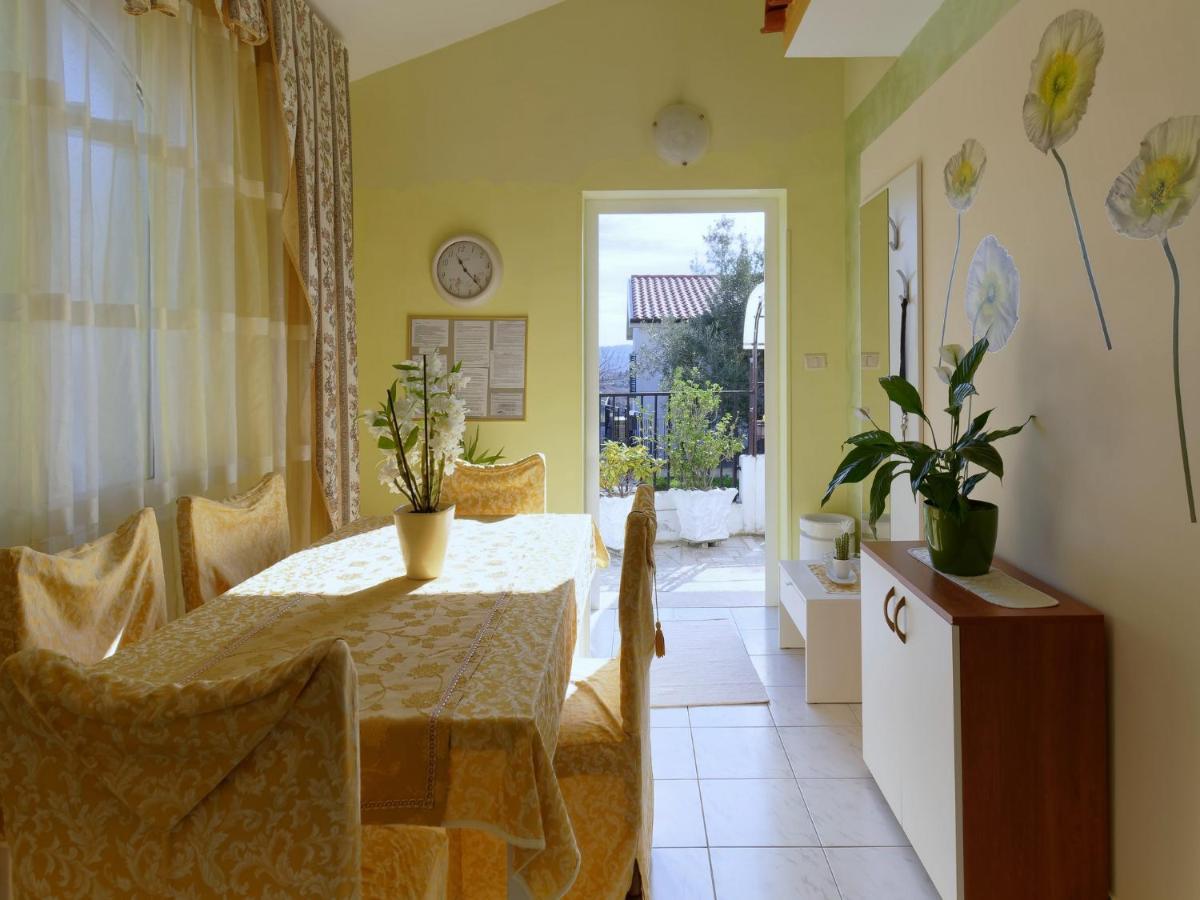 Holiday Home Nevena By Rent Istria บูเย ภายนอก รูปภาพ