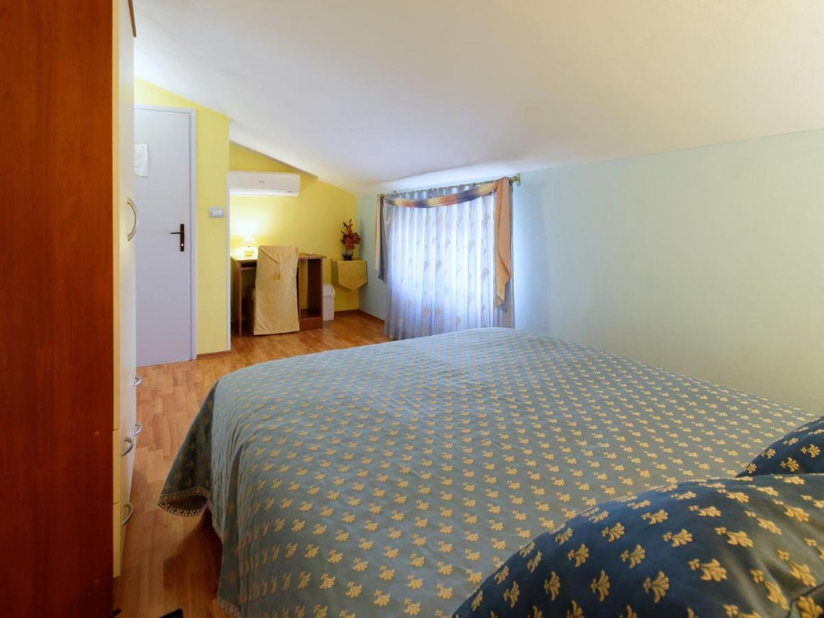 Holiday Home Nevena By Rent Istria บูเย ภายนอก รูปภาพ