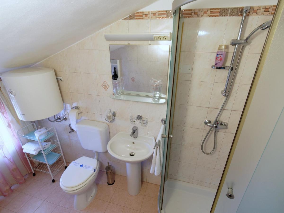 Holiday Home Nevena By Rent Istria บูเย ภายนอก รูปภาพ