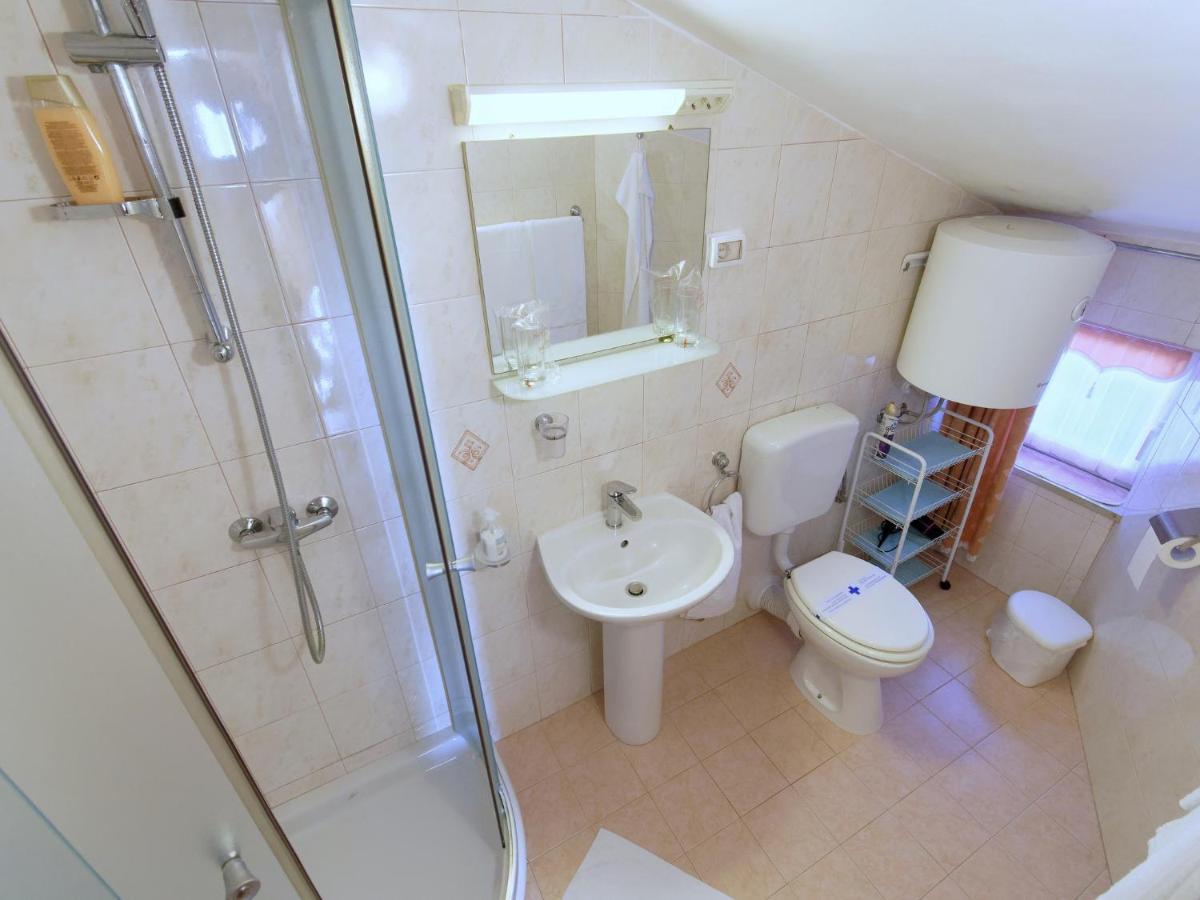Holiday Home Nevena By Rent Istria บูเย ภายนอก รูปภาพ