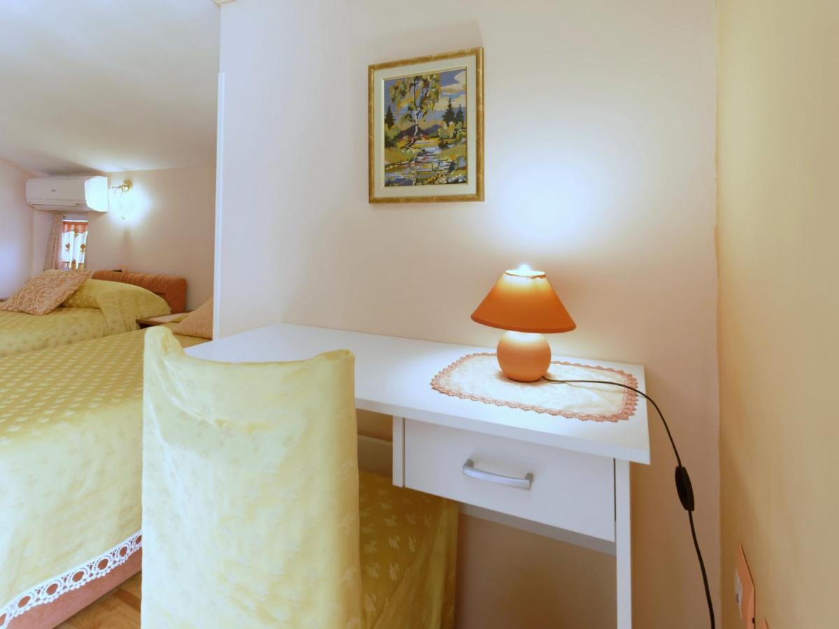 Holiday Home Nevena By Rent Istria บูเย ภายนอก รูปภาพ