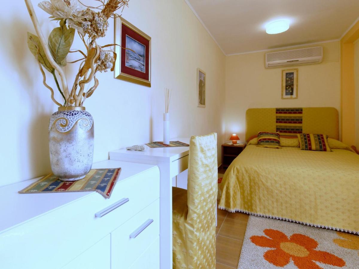 Holiday Home Nevena By Rent Istria บูเย ภายนอก รูปภาพ