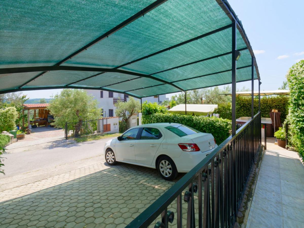 Holiday Home Nevena By Rent Istria บูเย ภายนอก รูปภาพ