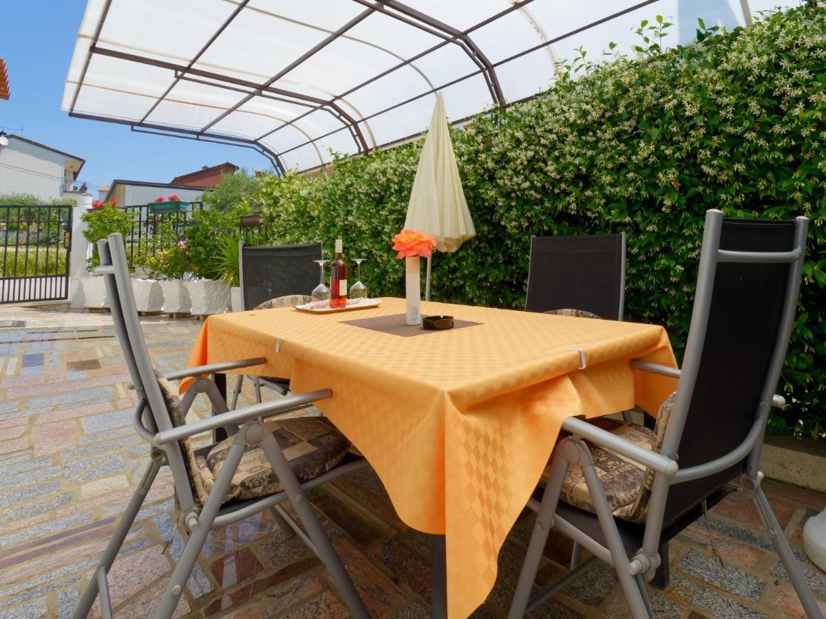 Holiday Home Nevena By Rent Istria บูเย ภายนอก รูปภาพ