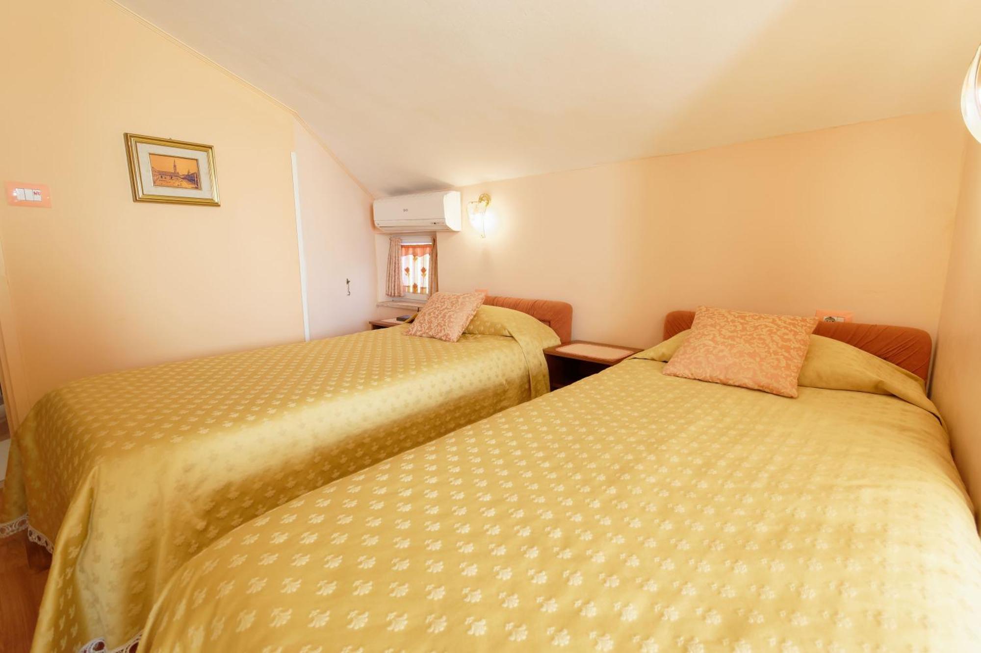 Holiday Home Nevena By Rent Istria บูเย ห้อง รูปภาพ